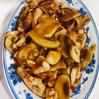 Pollo Con Champiñón