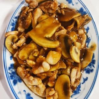 Pollo Con Champiñón