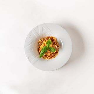 1. Spaghetti Bolońskie