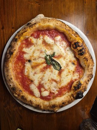 Margherita + Bevanda a scelta