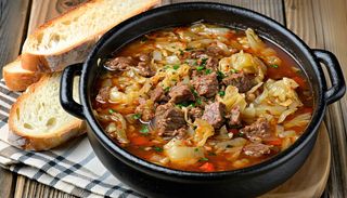 Bigos staropolski z pieczywem