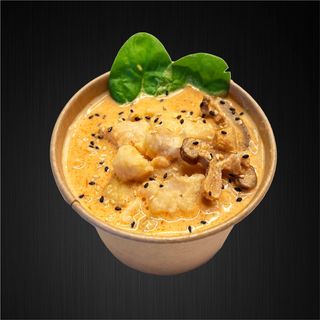 Tom Yam Chicken cu orez