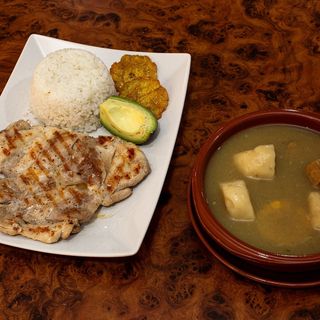Menú De Pollo Deshuesado O Apanado