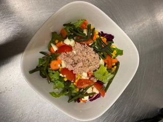Insalatona con tonno 