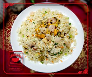 B6 მოთუშული ბრინჯი ზღვის პროდუქტებით