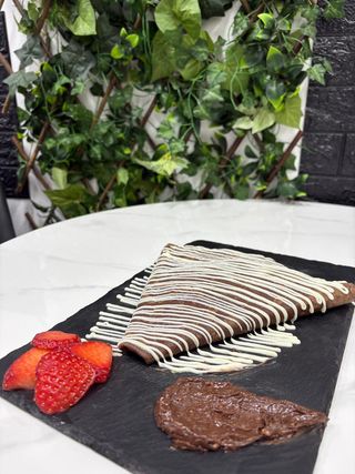 Clătită Crema Ferrero + Căpșuni