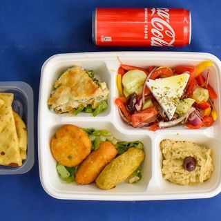 "The Greek box vegetariano"