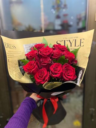 #3. 10 წითელი პრემიუმ ხარისხის ჰოლანდიურივარდის თაიგული