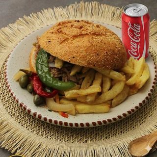 لفيف كبدة عظمة لفيف عظمة  & Canette Coca Cola