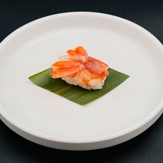 180. Nigiri ebi crudo