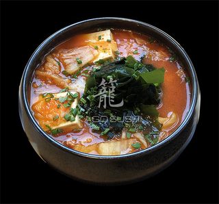 Zupa kimchi