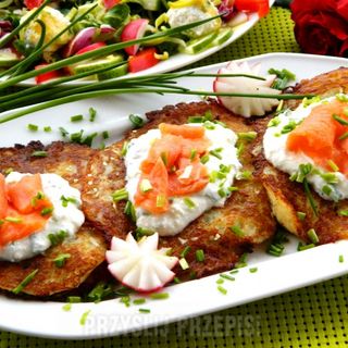 Placki ziemniaczane z ŁOSOSIEM i twarożkiem