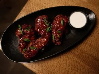 Курячі крильця спайсі з соусом Дор Блю (300g)