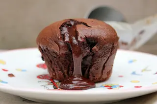Coulant De Chocolate Con Sirope De Frutos Rojos