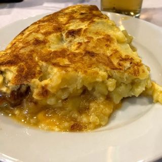 Tortilla Sencilla con Alioli de Ajo Tostado