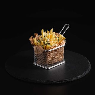 Cartofi aromatizați cu parmezan și usturoi