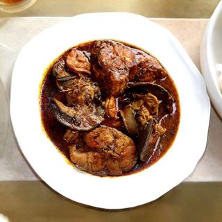 Pounded Yam with Preferred Soup and and Snail