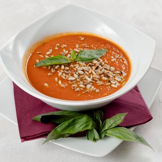 KREM Z POMIDORÓW Z PRAŻONYM SŁONECZNIKIEM