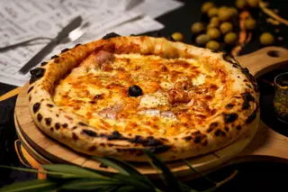 Pizza Vesuvio