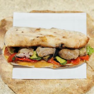 Panuozzo ortolano e salsiccia 