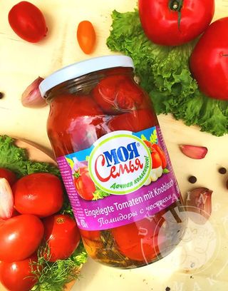 Pomidory marynowane “Moja Semja” z czosnkiem 880g