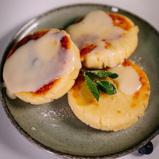 Syrniki sa kondenzovanim mlekom