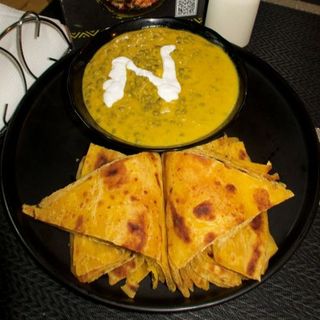 Ndengu za nazi with 2 chapatis