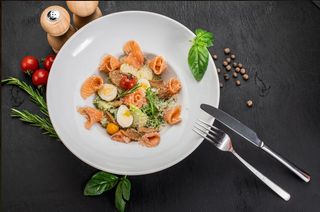 Салат Цезар з лососем 