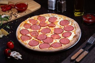 Pizza Salami Ø32cm