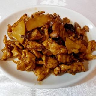 Cerdo Con Bambú Y Setas Chinas