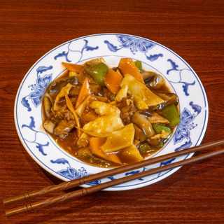 Tie Pan "Osam blaga", ljuto