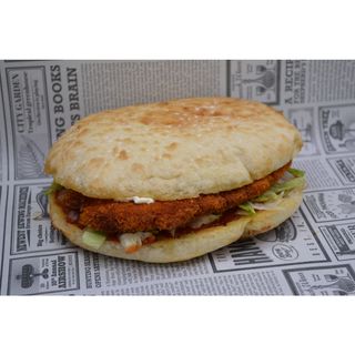 Pileći panirani file u somunu