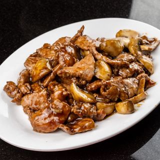 66. Ternera Con Champiñones