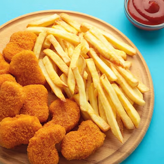 Nuggets di pollo e patatine 6 pezzi
