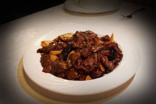 Ternera Con Bambú Y Setas Chinas