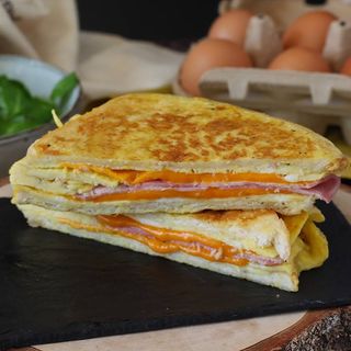 Toast omelette fromage 