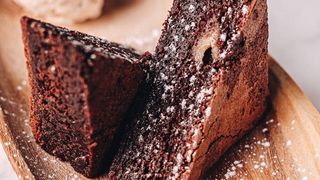 Д. Брауни с грецким орехом.