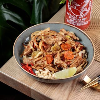 Рисова локшина зі свининою