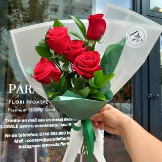 Eleganta în 5 trandafiri 