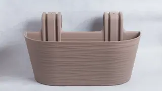 Žardinjera za terasu sa kačaljkama