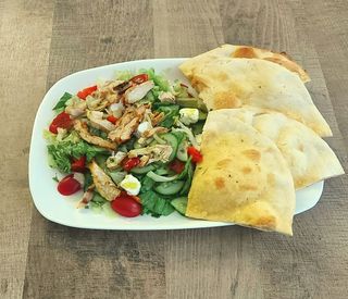 Sałatka Złocisty Kurczak Cezar