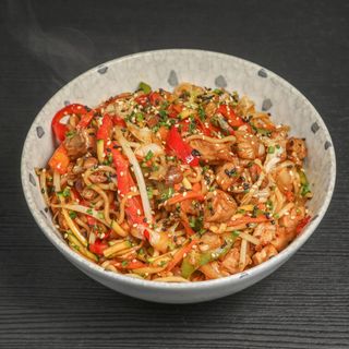 Yakisoba De Salmón