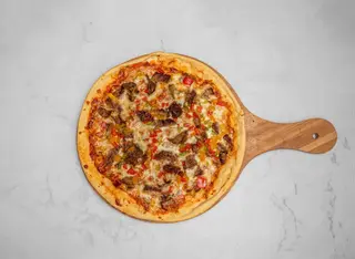 Steak pizza