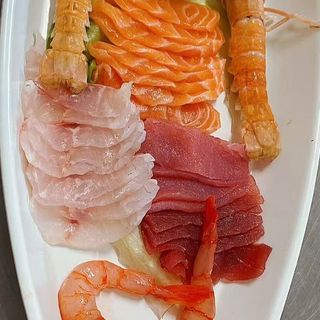 S39 barca sashimi misto