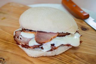 Mollete Filete de Pollo Queso Mayonesa