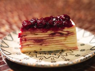 Млинцевий торт з вишнею (250г)