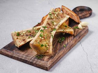 Oase cu măduvă la gratar