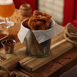 1 ვედრო ხახვის რგოლები