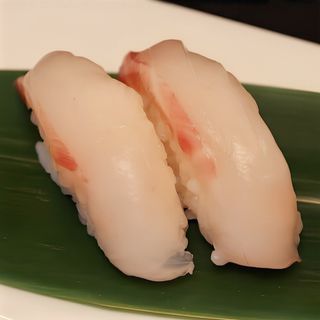 33. Nigiri branzino - 2 pezzi