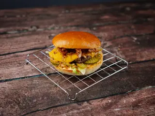 Crunchy bite burger + Coca-Cola